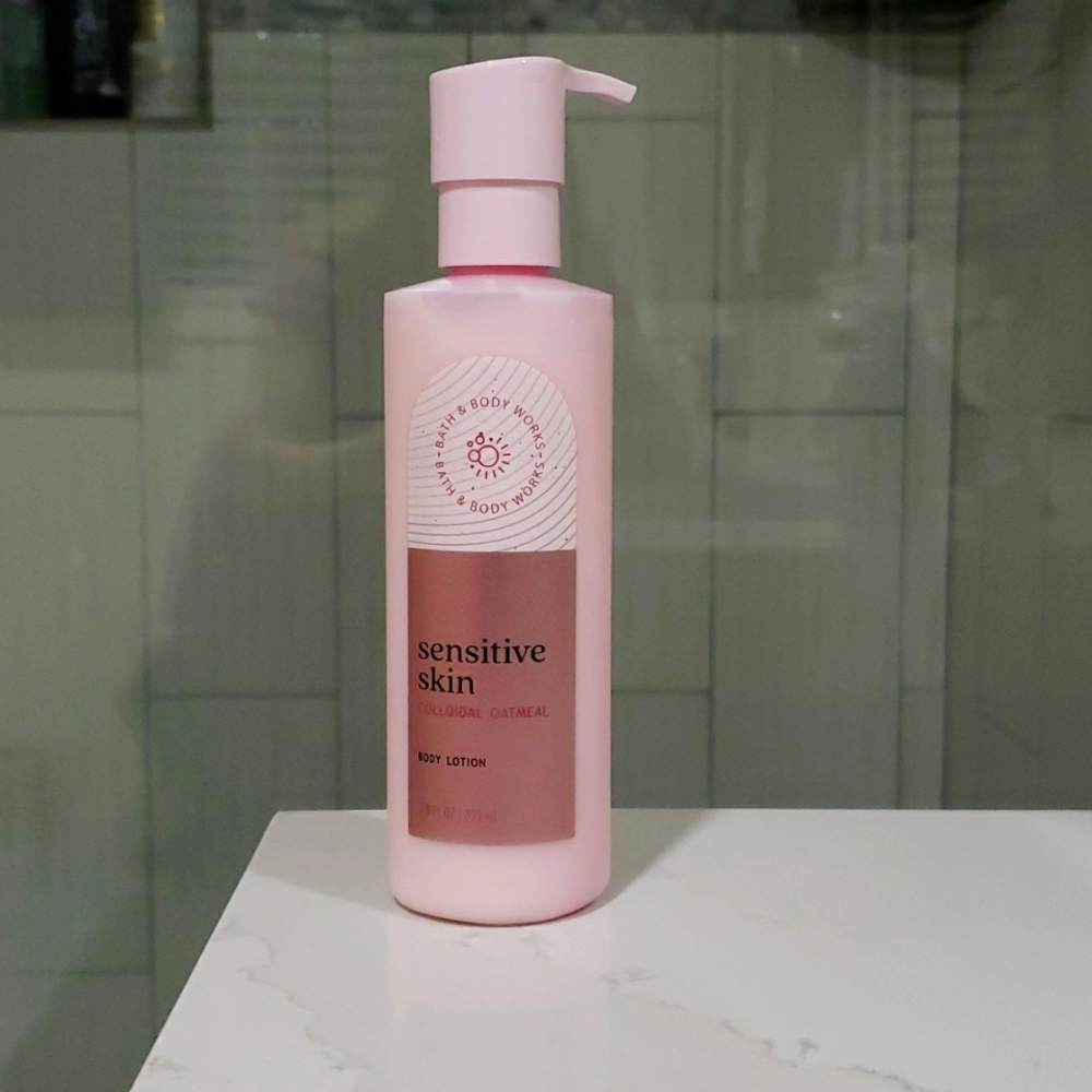 Bath & body works Sensitive skin body lotion, full size new!